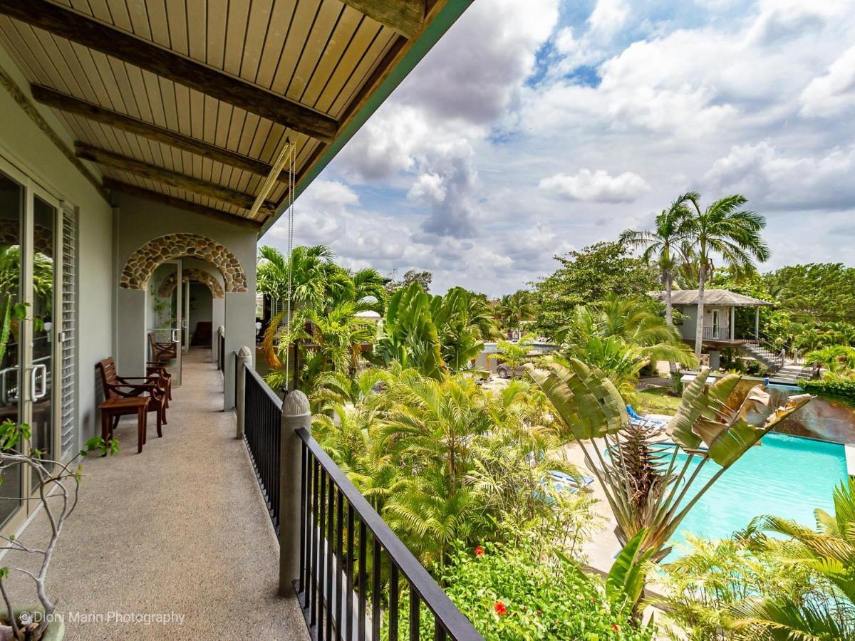 Almond Tree Hotel Resort Corozal Ngoại thất bức ảnh