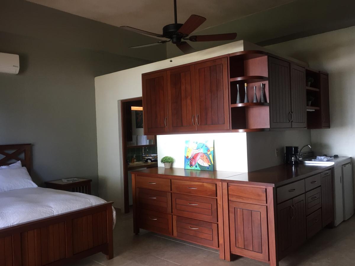 Almond Tree Hotel Resort Corozal Ngoại thất bức ảnh